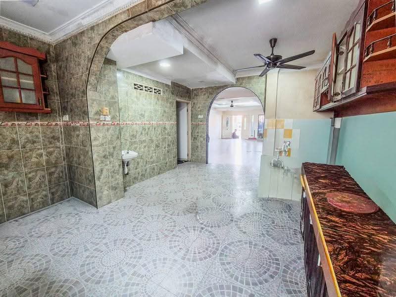 2-storey Terraced House for Sale in Taman Harmoni Kajang (Kajang) - Azli Ibrahim - Kitchen - PropertyGuru.com.my