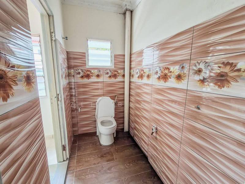 2-storey Terraced House for Sale in Taman Harmoni Kajang (Kajang) - Azli Ibrahim - Bathroom - PropertyGuru.com.my