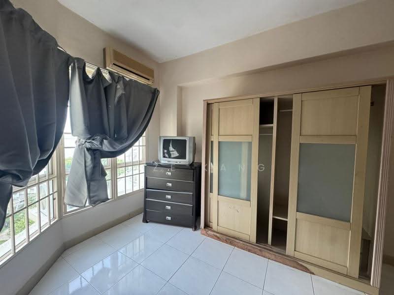 Condominium for Rent at Gold Coast Resort Condominium - Kaze Kang - Bedroom - PropertyGuru.com.my