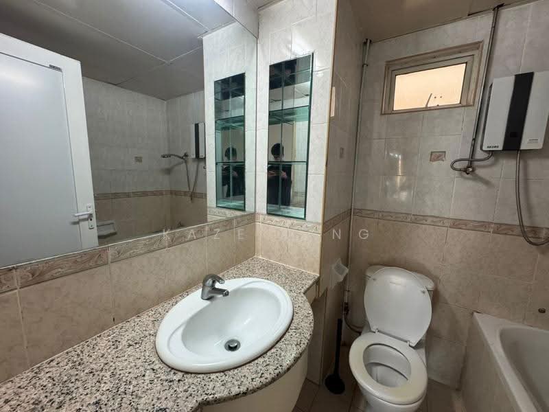 Condominium for Rent at Gold Coast Resort Condominium - Kaze Kang - Bathroom - PropertyGuru.com.my