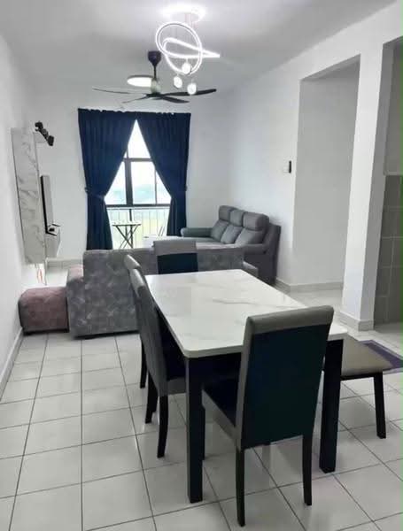 Pangsapuri untuk Disewa di Residensi Larkin Indah - Wan Ning - Living Room - PropertyGuru.com.my