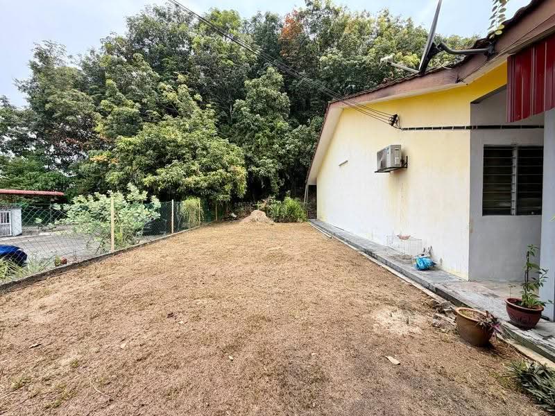 Rumah Teres 1-Tingkat untuk Dijual di Taman Desa Kenanga 2 (Semenyih) - Azli Ibrahim - Exterior - PropertyGuru.com.my