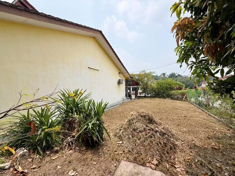 Rumah Teres 1-Tingkat untuk Dijual di Taman Desa Kenanga 2 (Semenyih) - Azli Ibrahim - Exterior - PropertyGuru.com.my