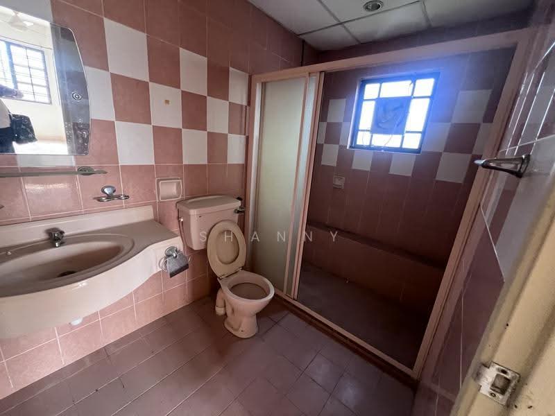 Kondominium untuk Dijual di Evergreen Park Scot Pine - Shanny Tan - Bathroom - PropertyGuru.com.my