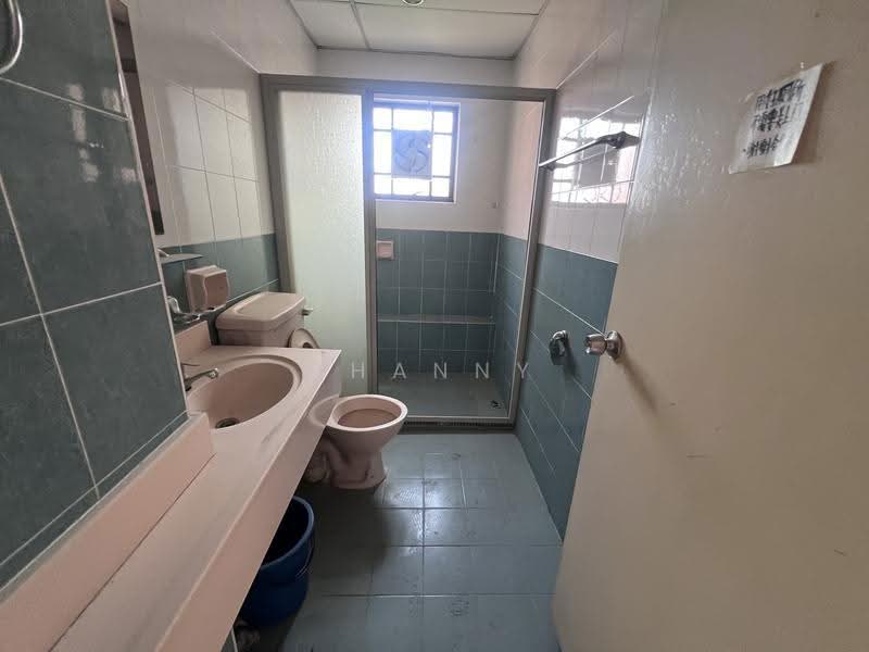 Kondominium untuk Dijual di Evergreen Park Scot Pine - Shanny Tan - Bathroom - PropertyGuru.com.my