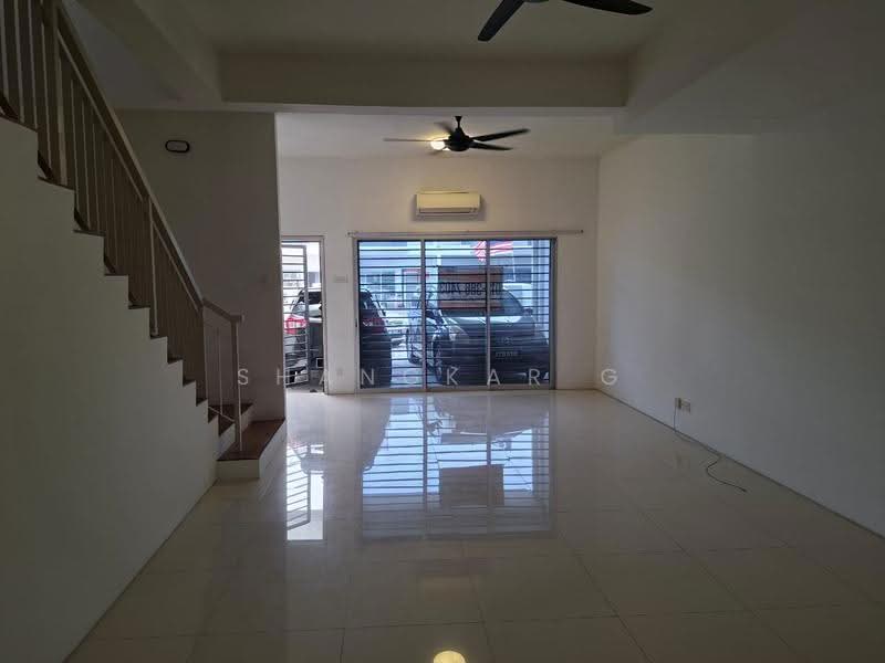 2-storey Terraced House for Rent in Dengkil (Selangor) - Shangkar G - Living Room - PropertyGuru.com.my