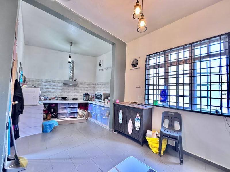 Rumah Teres 2-Tingkat untuk Dijual di Taman Scientex Pasir Gudang (Pasir Gudang) - Fakhrul Imlan - Kitchen - PropertyGuru.com.my