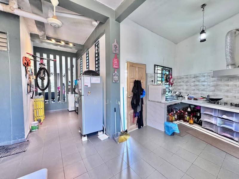 Rumah Teres 2-Tingkat untuk Dijual di Taman Scientex Pasir Gudang (Pasir Gudang) - Fakhrul Imlan - Kitchen - PropertyGuru.com.my
