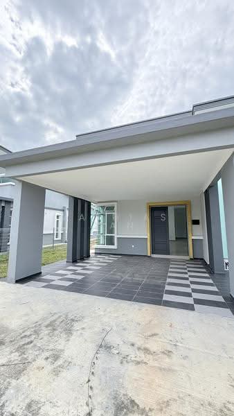 Semi-Detached House for Sale in Taman Tanjung Minyak Utama (Tanjong Minyak) - Mathias Tan - Exterior - PropertyGuru.com.my