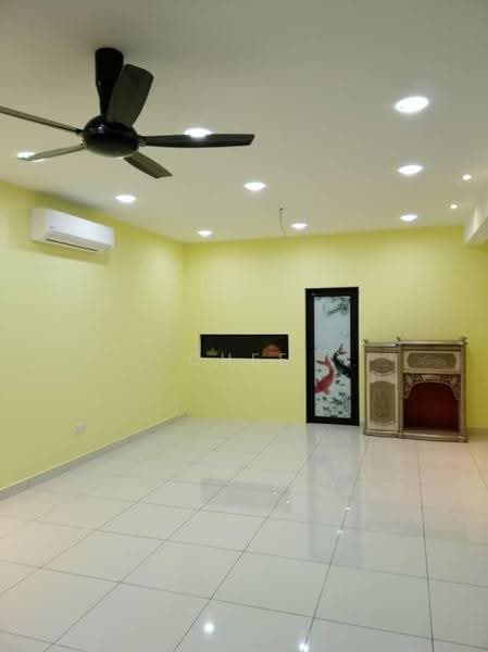 Rumah Teres 2-Tingkat untuk Dijual di Elmina (Shah Alam) - Chee Hin - Living Room - PropertyGuru.com.my