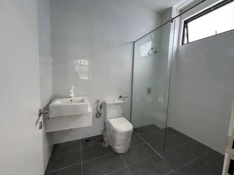 Rumah Berkembar untuk Dijual di Johor Bahru (Johor) - Molly Joon - Bathroom - PropertyGuru.com.my