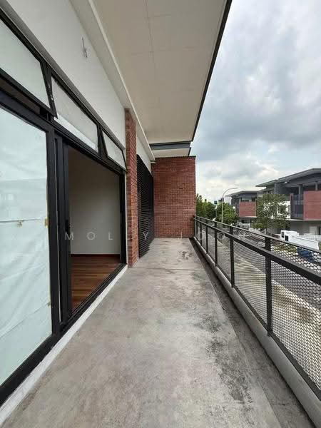 Rumah Berkembar untuk Dijual di Johor Bahru (Johor) - Molly Joon - Balcony - PropertyGuru.com.my