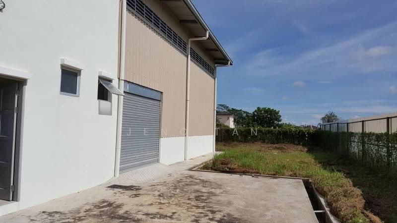 Warehouse for Rent in Kuching (Sarawak) - Jeno Tan - Exterior - PropertyGuru.com.my