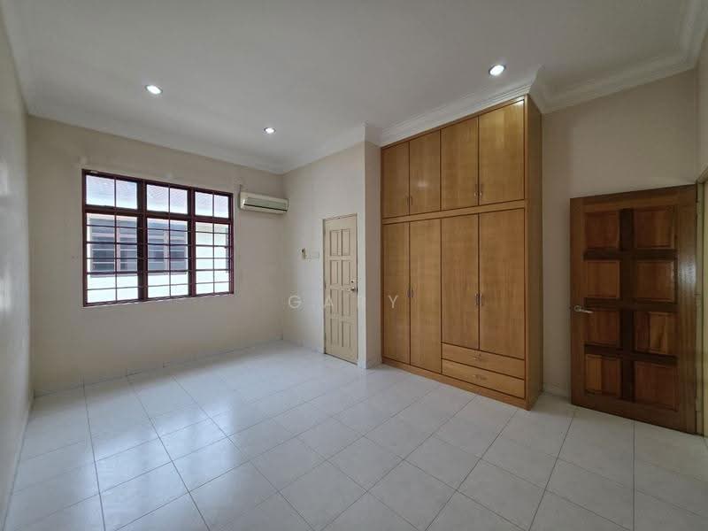 Semi-Detached House for Sale in Taman Mansion (Ipoh) - Gary Tang - Bedroom - PropertyGuru.com.my