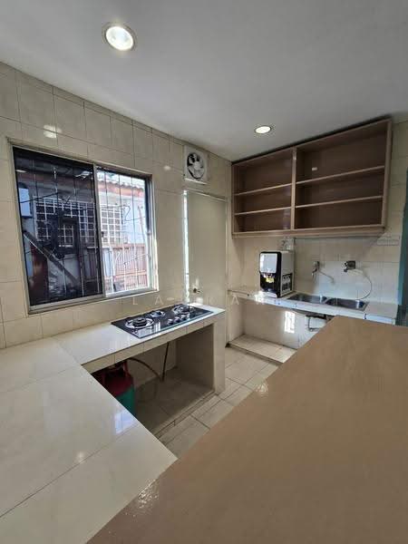 Rumah Teres 2-Tingkat untuk Disewa di Pjs 7 (Sunway) - Lauran Chuah - Kitchen - PropertyGuru.com.my