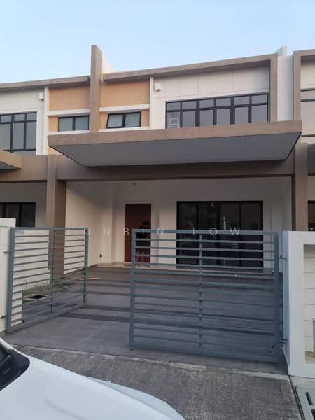 2-storey Terraced House for Sale in 16 Sierra (Puchong) - Junbin Low - Exterior - PropertyGuru.com.my