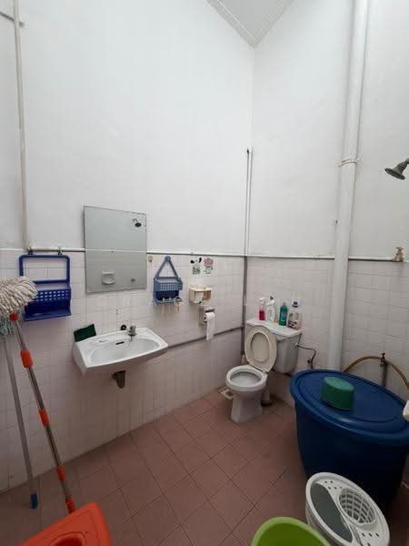 Rumah Teres 2-Tingkat untuk Dijual di Taman Tasek (Johor Bahru) - Grace Lau - Bathroom - PropertyGuru.com.my