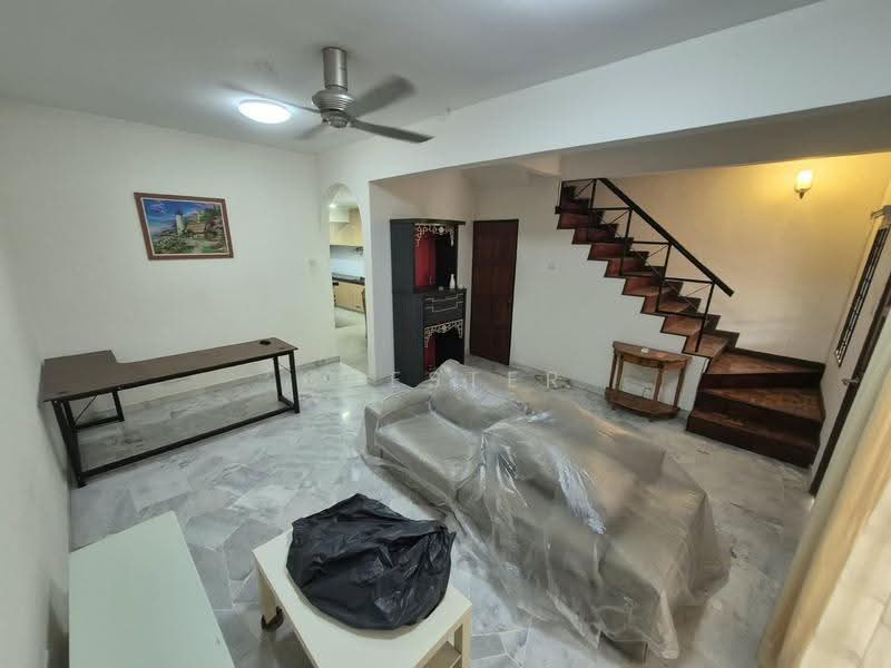 Rumah Teres untuk Dijual di Usj 12 (Subang Jaya) - Chester Cheng - Living Room - PropertyGuru.com.my