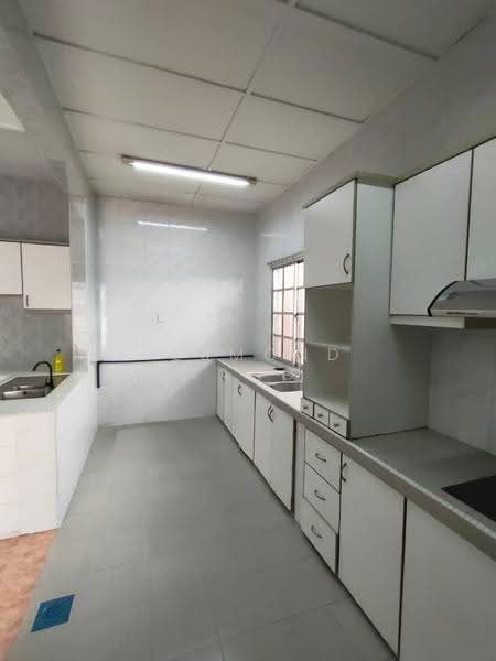 Semi-Detached House for Sale in Bandar Country Homes (Rawang) - Desmond Tang - Kitchen - PropertyGuru.com.my