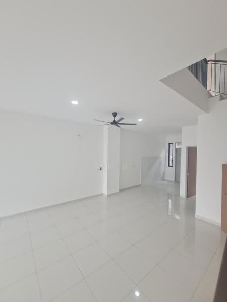 2-storey Terraced House for Sale in Jalan Klang Lama (Old Klang Road) (Kuala Lumpur) - Shu Wai - Living Room - PropertyGuru.com.my