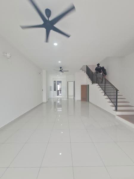 2-storey Terraced House for Sale in Jalan Klang Lama (Old Klang Road) (Kuala Lumpur) - Shu Wai - Living Room - PropertyGuru.com.my