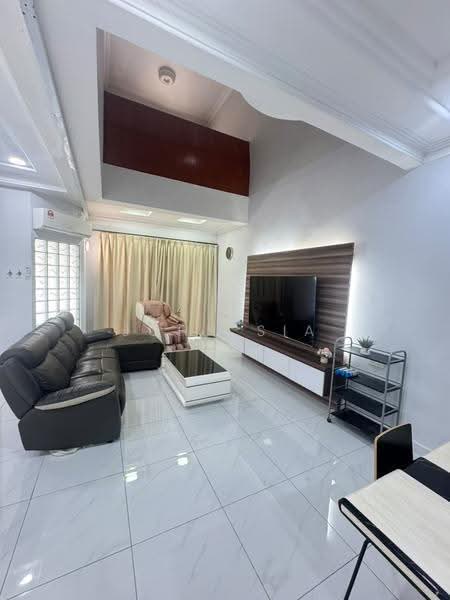 2-storey Terraced House for Sale in Taman Perling (Perling) - John Sia - Living Room - PropertyGuru.com.my