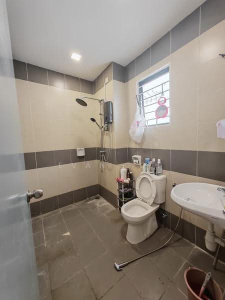 2.5-storey Terraced House for Sale in Taman Putra Impiana (Puchong) - Evan Goh - Bathroom - PropertyGuru.com.my
