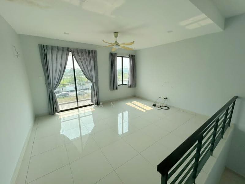 2.5-storey Terraced House for Sale in Taman Putra Impiana (Puchong) - Evan Goh - Living Room - PropertyGuru.com.my