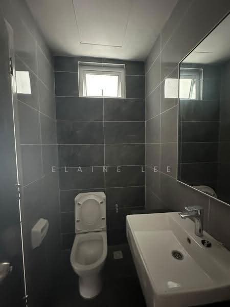 Kondominium untuk Disewa di Lucerne Residences - Elaine Lee - Bathroom - PropertyGuru.com.my