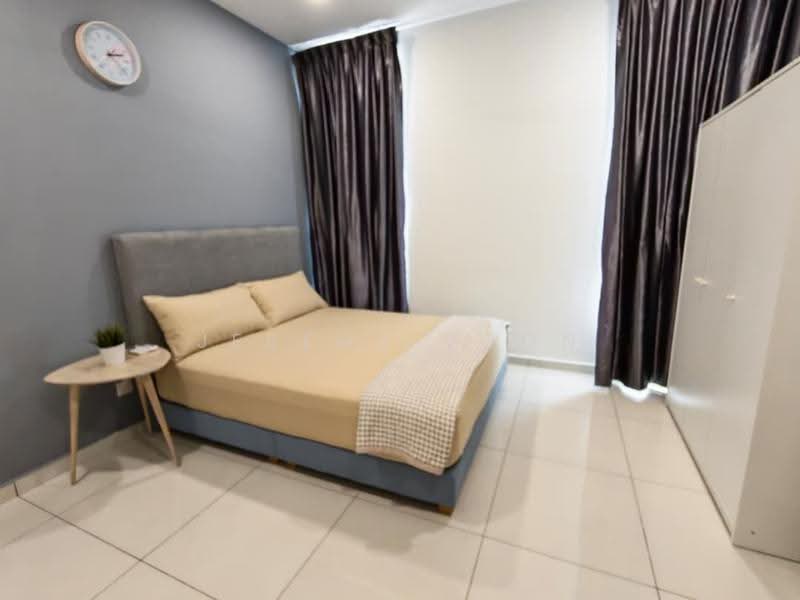 Service Residence for Sale at D'Summit Residences - Jeremy Voon - Bedroom - PropertyGuru.com.my