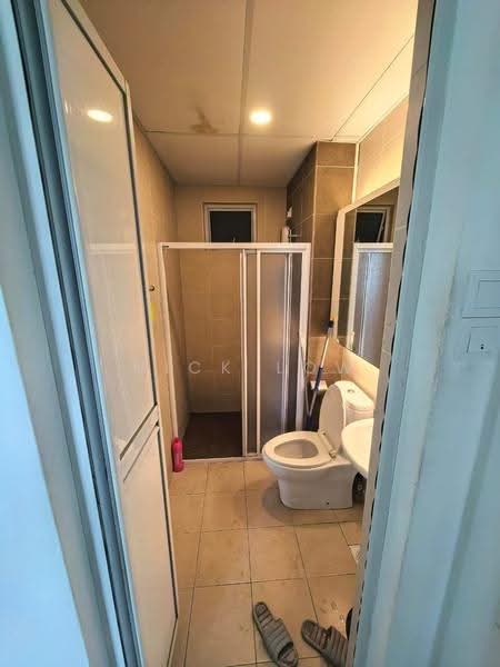 Service Residence for Rent at Pangsapuri Tanah Emas (Golden Sands) - Nick Low - Bathroom - PropertyGuru.com.my