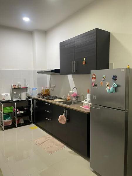 Kediaman Servis untuk Dijual di Desa Green - Renee Tan - Kitchen - PropertyGuru.com.my