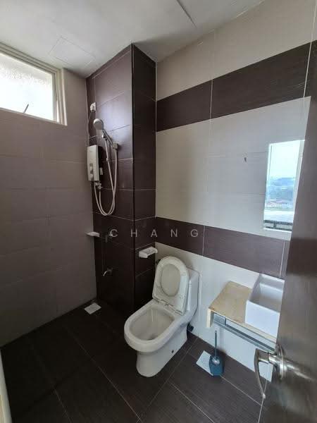 Kondominium untuk Disewa di M Condominium @ Larkin - Chang Kai Yin - Bathroom - PropertyGuru.com.my
