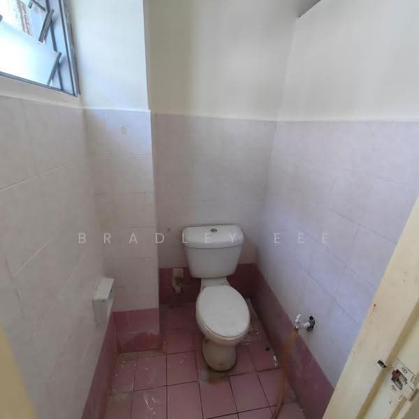 Apartment for Rent at Sri Dahlia - Bradley Eee - Bathroom - PropertyGuru.com.my
