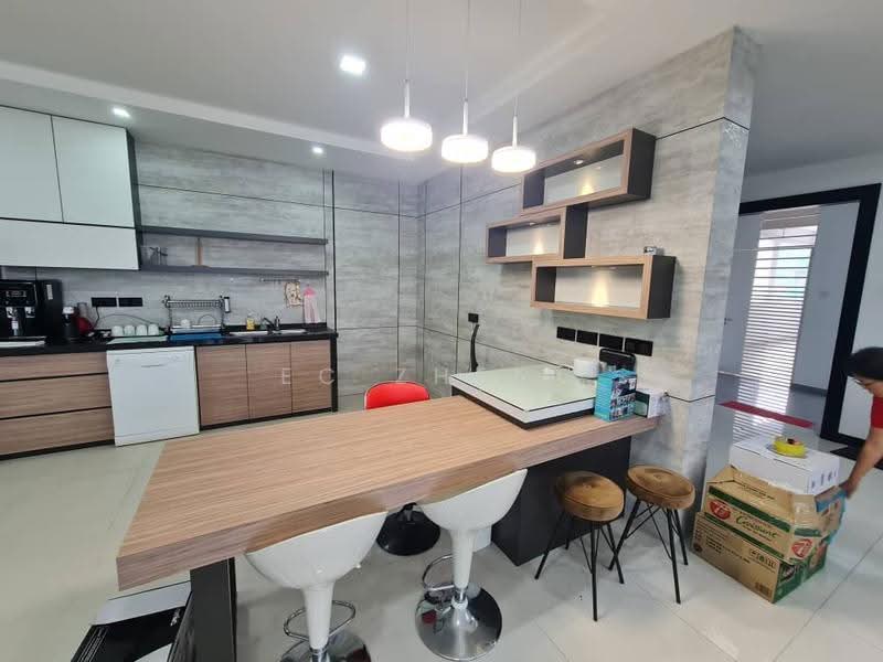 Kondominium untuk Dijual di Infinity Beachfront Condominium - EC Zheng - PropertyGuru.com.my