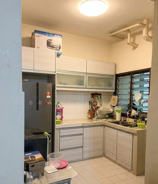 Pangsapuri untuk Dijual di Jalil Damai Apartments - Bradley Eee - Kitchen - PropertyGuru.com.my