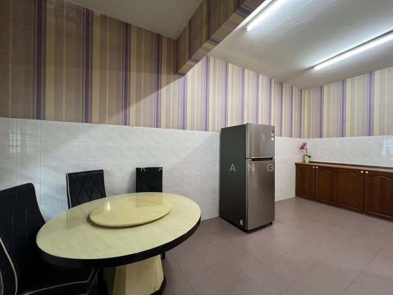 2-storey Terraced House for Rent in Taman Molek (Johor Bahru) - Vera Chang - Kitchen - PropertyGuru.com.my