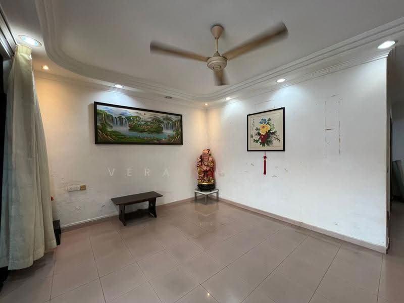 2-storey Terraced House for Rent in Taman Molek (Johor Bahru) - Vera Chang - Living Room - PropertyGuru.com.my