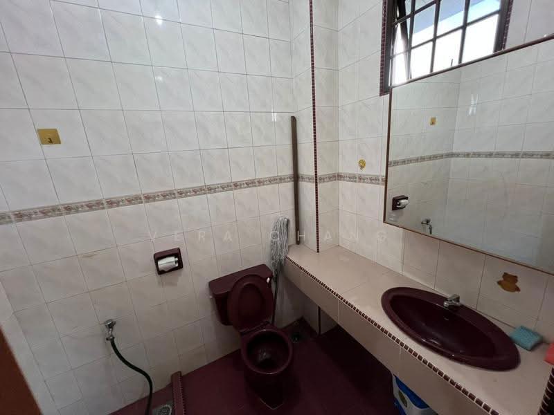 2-storey Terraced House for Rent in Taman Molek (Johor Bahru) - Vera Chang - Bathroom - PropertyGuru.com.my