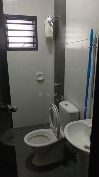 Rumah Teres 2-Tingkat untuk Disewa di Pusat Bandar Senawang (Senawang) - Ong Jia Hui - Bathroom - PropertyGuru.com.my
