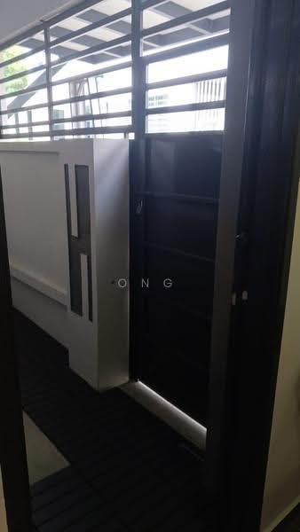 Rumah Teres 2-Tingkat untuk Disewa di Pusat Bandar Senawang (Senawang) - Ong Jia Hui - Entrance - PropertyGuru.com.my