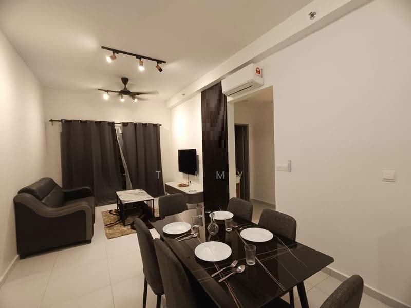 Kediaman Servis untuk Dijual di Sinaran @ Utropolis - Tommy Gan - Living Room - PropertyGuru.com.my