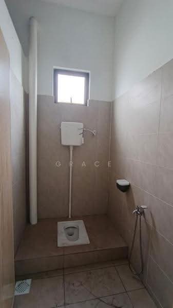 Shop / Office for Rent in Taman Tasik Indah (Kluang) - Grace Fan - PropertyGuru.com.my