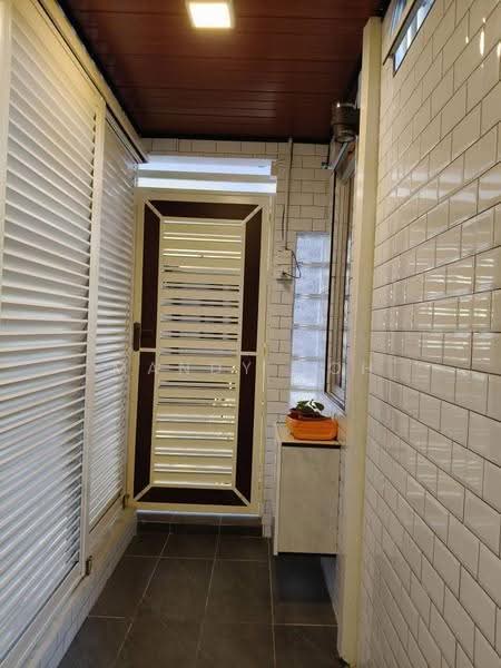 Flat for Sale at Taman Putri Kulai - Mandy Goh Siew Li - Entrance - PropertyGuru.com.my