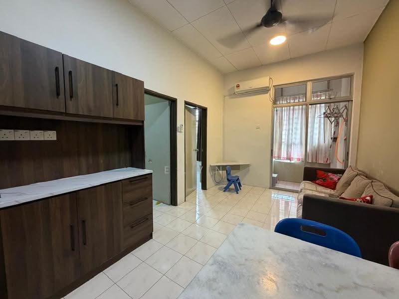 Pangsapuri untuk Disewa di Bandar Selesa Jaya - Elyn Tay - Living Room - PropertyGuru.com.my