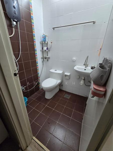 1-storey Terraced House for Sale in Alam Nusantara (Setia Alam) - Annie Kho - Bathroom - PropertyGuru.com.my