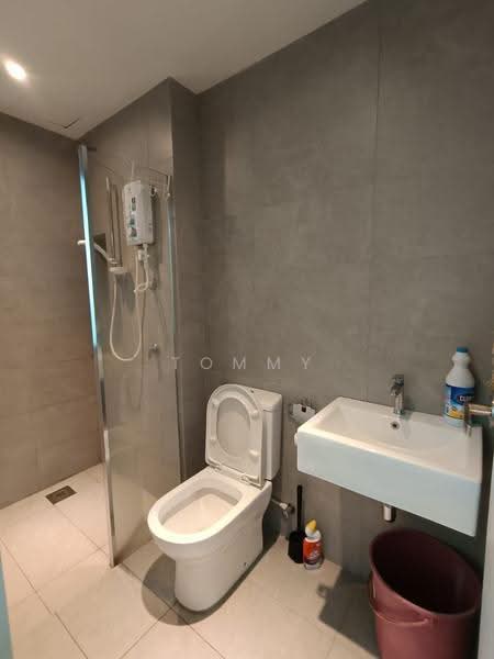 Kediaman Servis untuk Dijual di Sensasi @ Utropolis - Tommy Gan - Bathroom - PropertyGuru.com.my