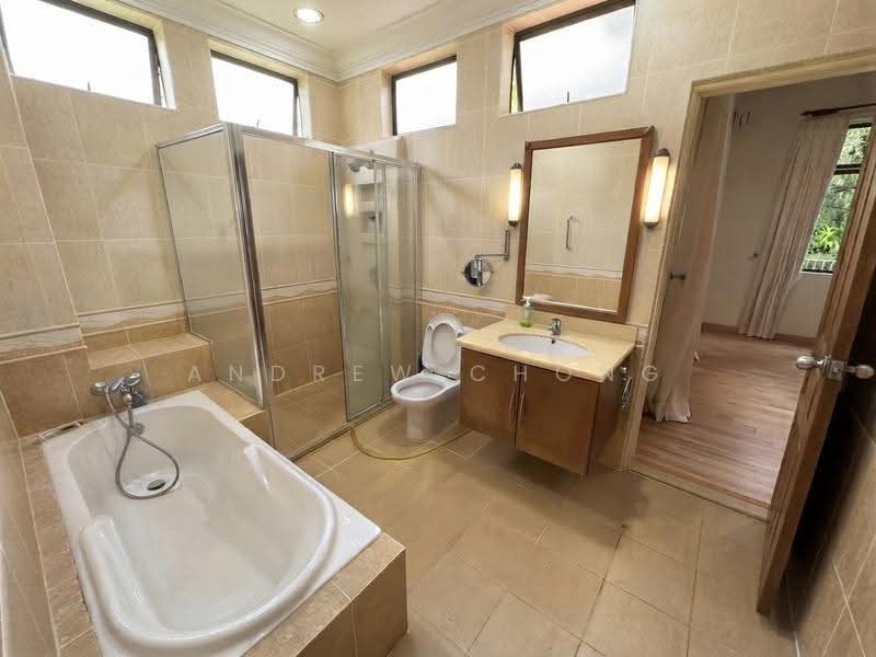 Bungalow House for Rent in Batu Ferringhi (Penang) - Andrew Chong - Bathroom - PropertyGuru.com.my