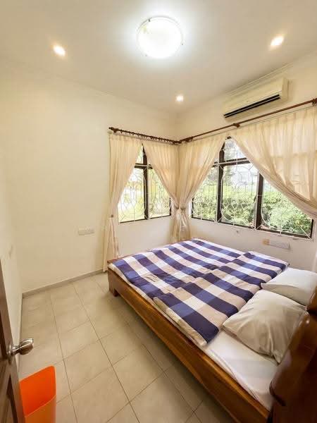 Bungalow House for Rent in Batu Ferringhi (Penang) - Andrew Chong - Bedroom - PropertyGuru.com.my