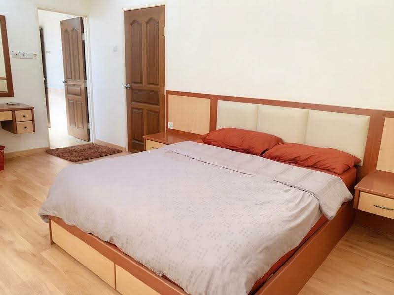 Bungalow House for Rent in Batu Ferringhi (Penang) - Andrew Chong - Bedroom - PropertyGuru.com.my